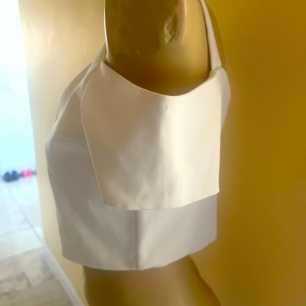 Double cotton line iPod the shoulder crop top